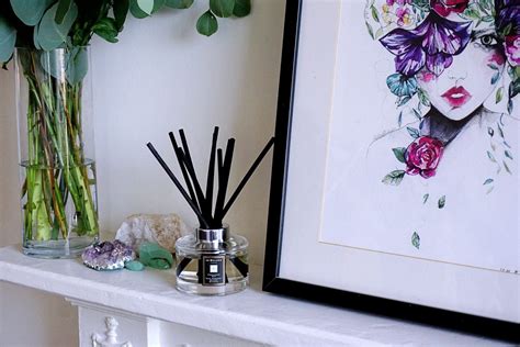 Pomegranate Noir Diffuser - Jo Malone - A Model Moment