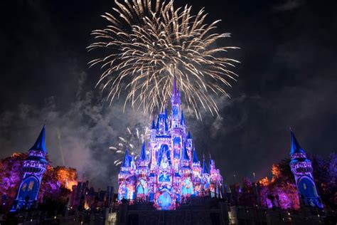 Disney's Magic Kingdom, Orlando | Attractions, Entertainment, Dining