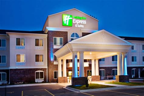 HOLIDAY INN EXPRESS & SUITES DUBUQUE-WEST, AN IHG HOTEL $101 ($̶1̶4̶9̶ ...