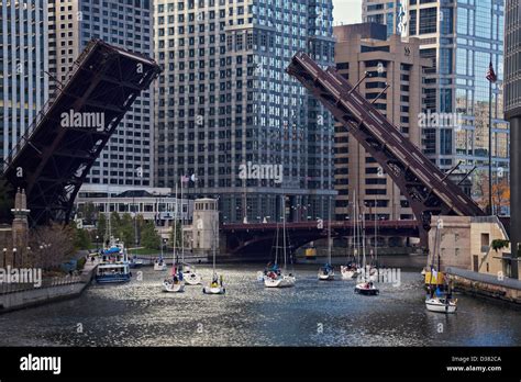 USA, Illinois, Chicago, Michigan Avenue bridge Stock Photo - Alamy