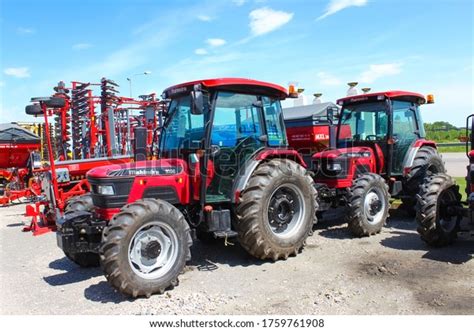 Mahindra Tractor: Over 106 Royalty-Free Licensable Stock Photos ...