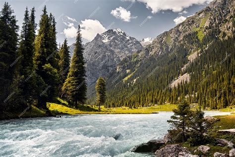 Premium Photo | Karakol river in the mountains