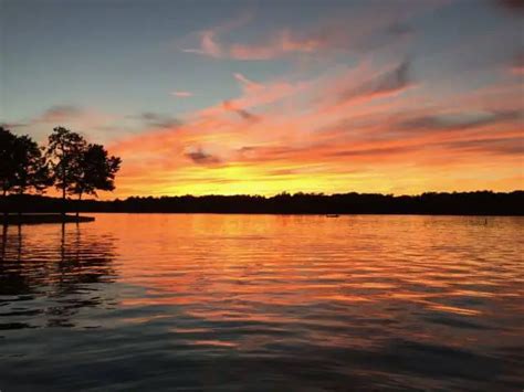 Lake of the Woods, Virginia, USA Vacation Info: LakeLubbers