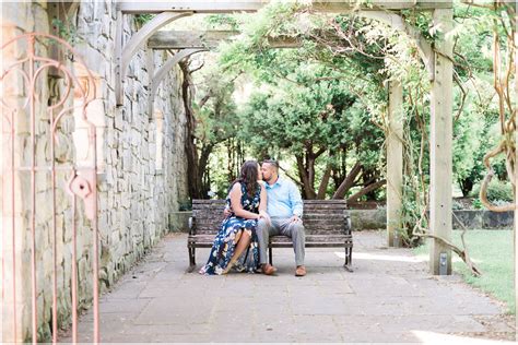 Toledo Botanical Garden Engagement - amandacollinsphoto.com