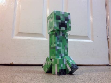 Minecraft Creeper paper model