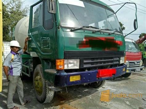 Truck Mixer/Truck Molen/ Molen / Truck Beton / Indonesia | Surabaya | Jualo