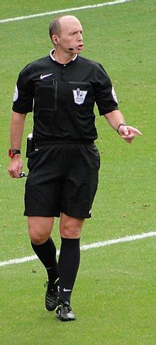 Mike Dean (referee) - Wikipedia