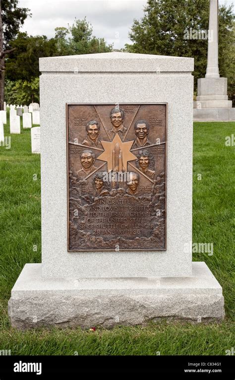 Space shuttle challenger memorial at arlington cemetery hi-res stock photography and images - Alamy