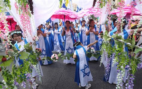 10 Exciting Festivals In Israel Travelers Must Witness