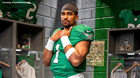 Eagles will wear iconic Kelly green jerseys Sunday night - WHYY