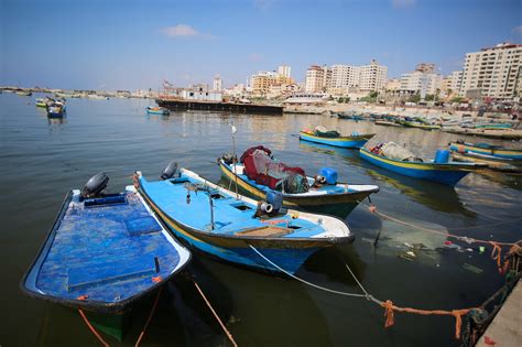 After 3rd straight night of rocket attacks, Israel closes Gaza fishing ...