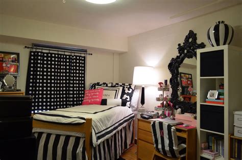 Cool dorm rooms, Dorm room decor, Dorm room inspiration