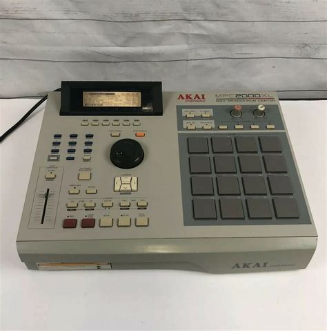 AKAI MPC 2000XL MIDI PRODUCTION CENTER Sampler Sequencer Drum Pad ...