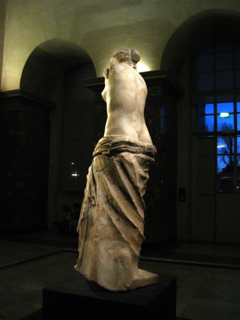 File:Venus de milo backleft.JPG - Wikimedia Commons