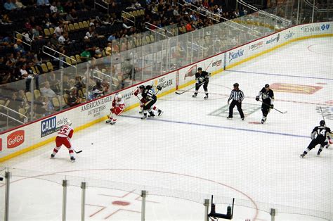 hockey game | Britt Reints | Flickr