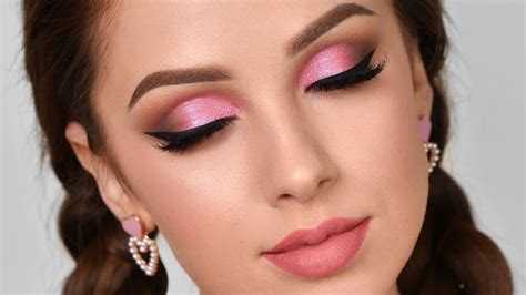 PINK Smokey Eye Makeup Tutorial | Pink smokey eye, Smokey eye makeup tutorial, Smokey eye makeup