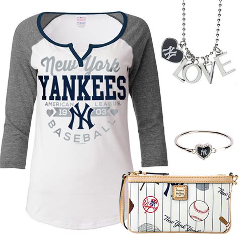 New York Yankees At MLB Shop | Cute Sports Fan