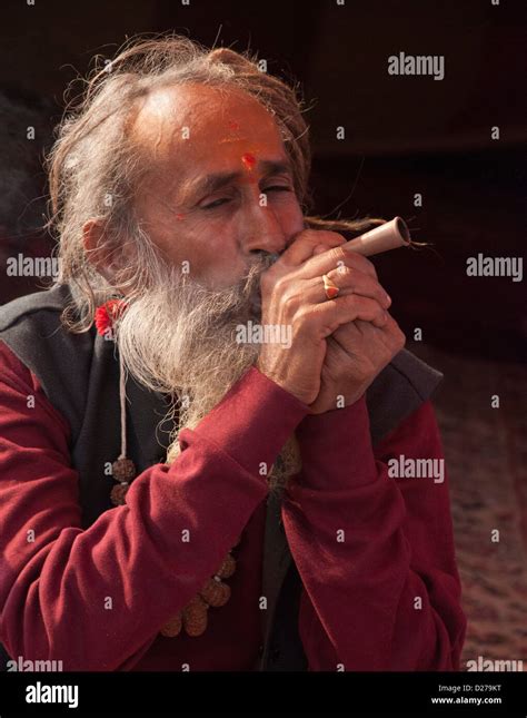 Naga sadhus hi-res stock photography and images - Alamy