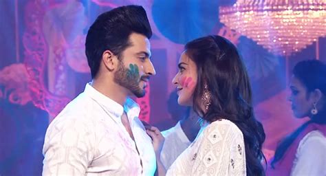 Kundali Bhagya: Top Holi Romance Moments Of Karan and Preeta