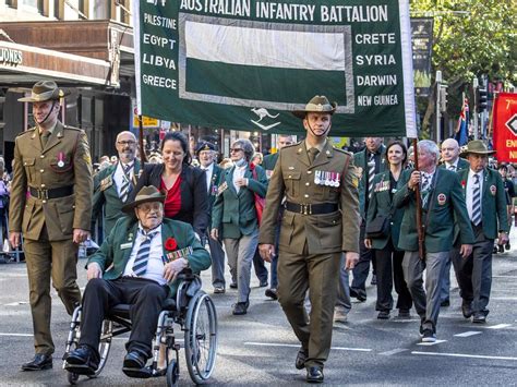 Anzac Day 2023: Sydney dawn service honours heroes | photos | Daily ...