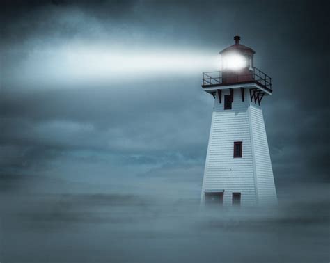 How The Light From Lighthouses Can Be Seen Miles Away?