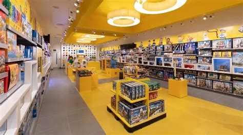 Canada gets a new LEGO Store