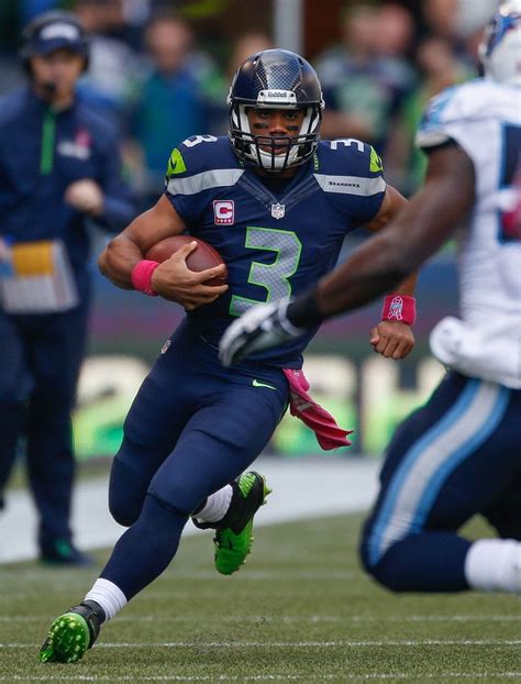 Russell Wilson Seahawks Rushing Against the Titans