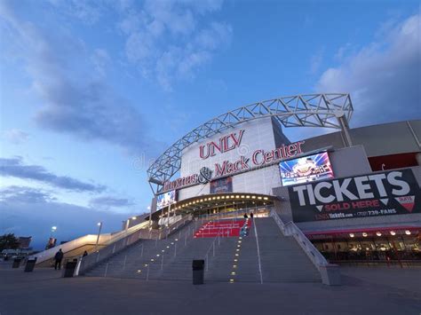 Night View of the Thomas & Mack Center of UNLV Editorial Photo - Image of nevada, campus: 175775306