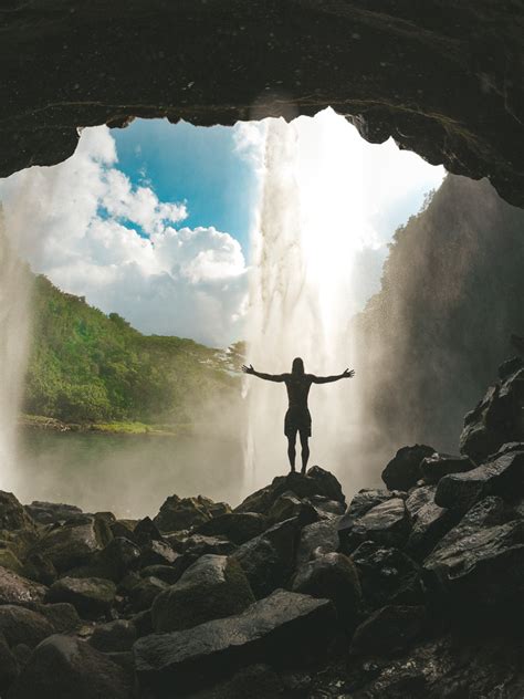 WAILUA FALLS HIKE ON KAUAI, HAWAII - Journey Era