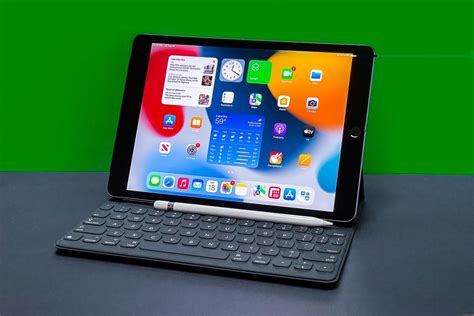Apple iPad 9th gen review: The safest iPad bet makes more sense than ever - CNET