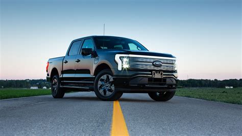 Here's How The Ford F-150 Lightning Stacks Up Against The Rivian R1T