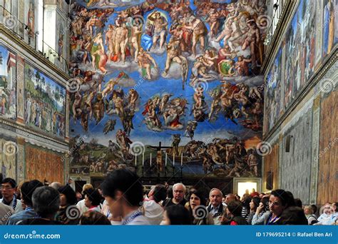 Visitors In The Sistine Chapel In The Vatican Museum In Vatican ...