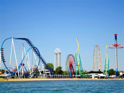 6 best Amusement Parks in New York for family and friends!