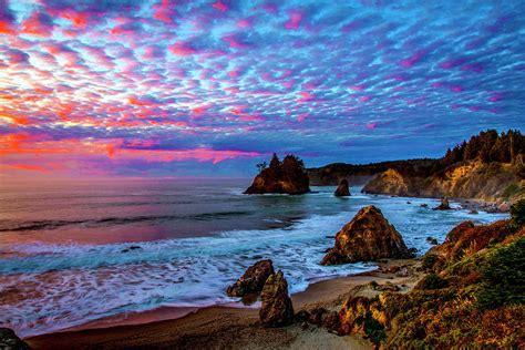 Sunset on Trinidad Beach Photograph by Larry Butcher