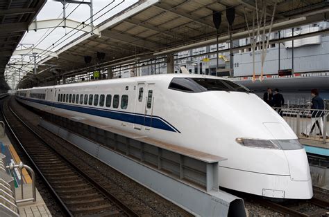 300 Series Shinkansen | 300 Series Shinkansen in Kyoto Stati… | Flickr