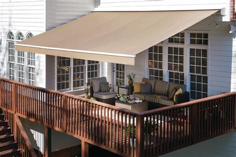 Retractable awnings come in thousands of color and style combinations ...