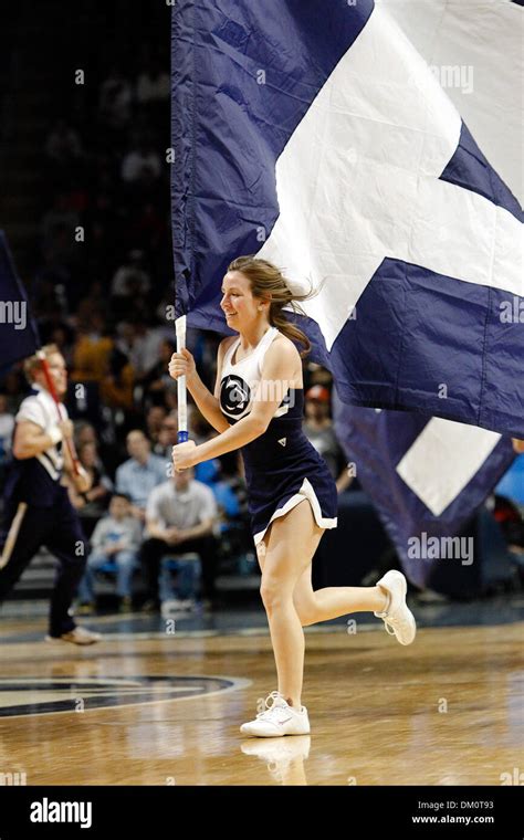 Penn state cheerleaders hi-res stock photography and images - Alamy