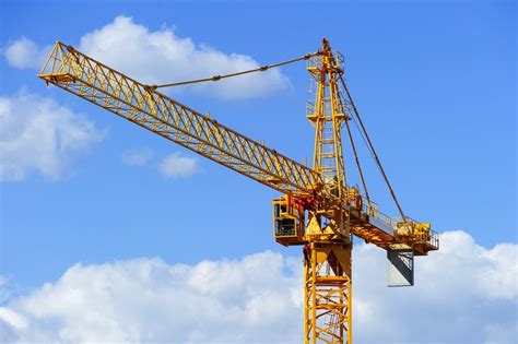 How to become a crane operator? | Elebia