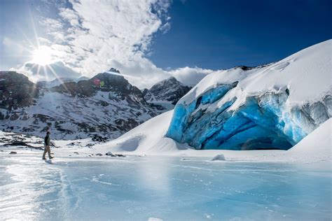 Columbia-Icefields-cave-Matt-Gibson