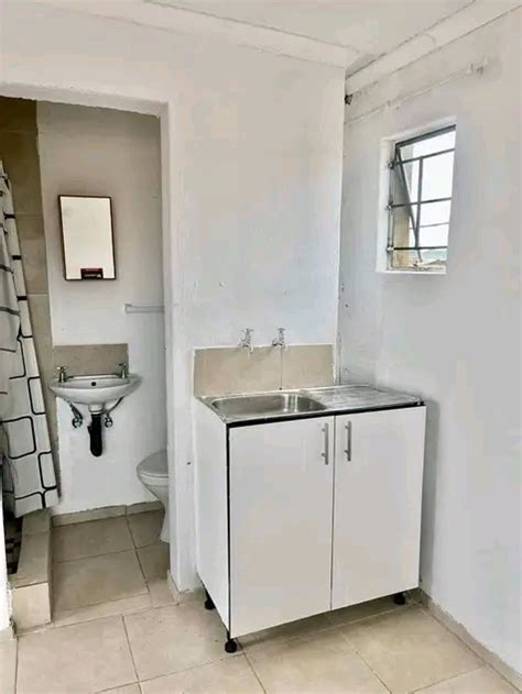 Batchelor room available 2500 allandale behind shoprite in Kaalfontein, Gauteng ads sa FinderAds