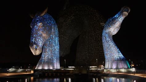 Falkirk Kelpies at night - YouTube