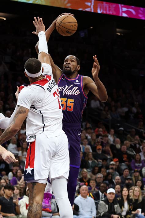 Suns rally from 16-point deficit, upend Wizards | Reuters