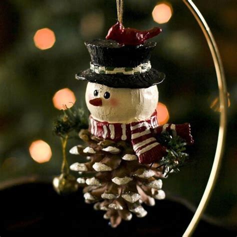 48 Fabulous Christmas Pine Cone Decorations - PIMPHOMEE