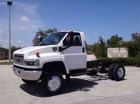 GMC Topkick C4500 4x4 Cab Chassis (2009) : Medium Trucks