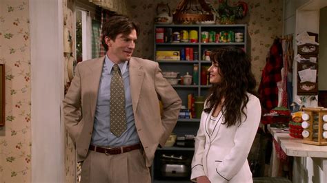 'That '90s Show': Ashton Kutcher Practiced Saying 'Damn, Jackie' With ...