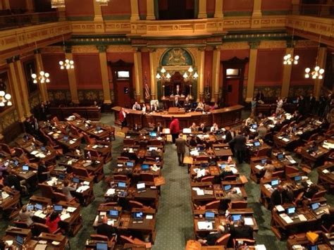 Michigan Legislature: House Republicans hang on to slim majority over Democrats - mlive.com