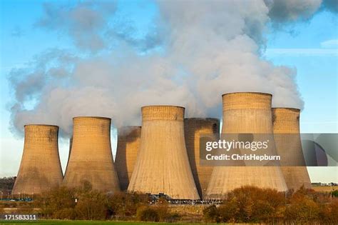 1,009 Ratcliffe Power Station Stock Photos, High-Res Pictures, and ...