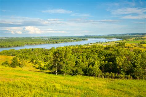 15 Scenic Trails For Hiking In North Dakota - Midwest Explored