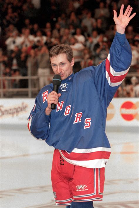 Look back at 'The Great One' Wayne Gretzky's final NHL game