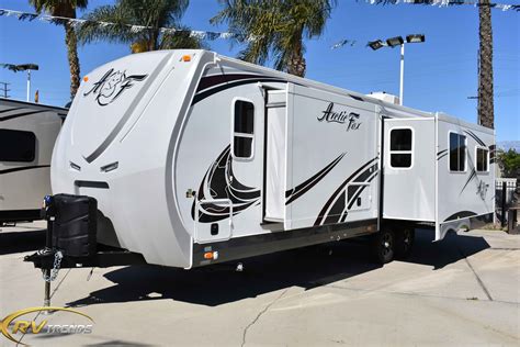 2018 New Arctic Fox 32A Silver Fox Travel Trailer in California, CA ...